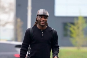 多库分享动态，谢尔基调侃：你从教练那里拿了贝雷帽吗？