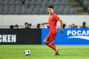 直播吧：国足重点演练定位球，韦世豪、高天意等人成为主要操刀手