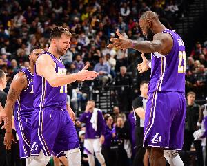 斯玛特：更衣室领袖肯定是我 东&詹不爱说话 艾顿有点乱来得管管