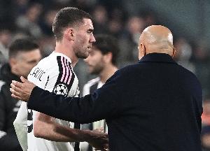 米体：尤文希望签1-2年短约与弗拉霍维奇续约，年薪600万-700万欧