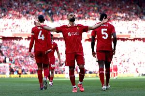 唏嘘！33岁萨拉赫上赛季34球23助40万周薪续约，今年断崖下滑离队