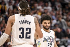 纯分度很高！本赛季不超过6罚球砍50+的球员：穆雷两次、戈登