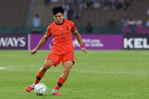 解说员谈国足首发：塞鸟缺阵韦世豪客串前腰，徐彬好久没踢正赛