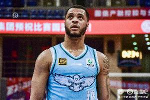 还是得靠你！韦瑟斯庞半场10中7&三分3中2高效砍下21分3助