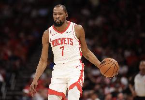 看看下半场怎样！杜兰特首节3中2&次节4中1 半场拿到8分5板6助