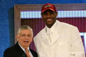 布泽尔：幼詹像一阵旋风 无人问津的骑士选中他后每场都全美直播