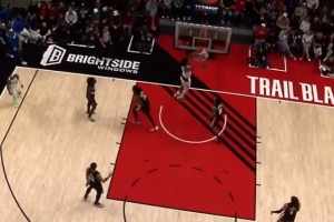 把握机会！巴格利重扣得分上双 首节6分钟7中5砍下11分