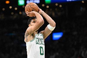 塔图姆生涯第34次单场30+5+5+5三分 前锋里仅次于詹姆斯