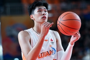 邹阳首发35分钟 13中7&三分4中1拿18分5板2助1帽 正负值-14