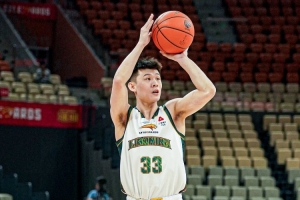 毫无手感！王岚嵚5中0仅拿2分3板2助 最后时刻靠罚球取分