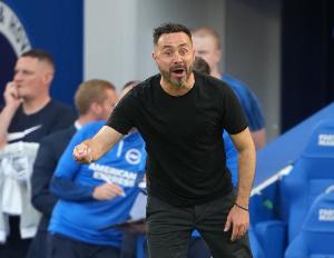 ESPN：热刺争取让德泽尔比赛季结束前执教，后者是否同意有待观察