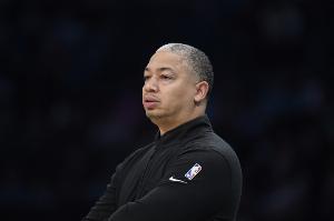 卢：全力以赴是我们的重中之重 防守端要展现十足的对抗强度