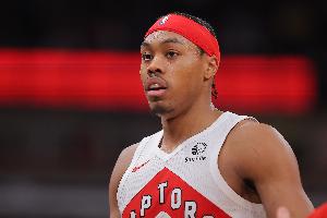 攻防俱佳！斯科蒂·巴恩斯半场9中6拿16分7助3断 正负值+18