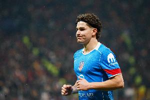 世体：巴萨夏窗引援计划阿尔瓦雷斯是理想中锋，防线巴斯托尼领跑