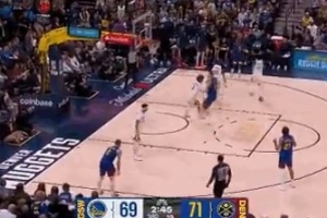 带刀侍卫！小哈达威外线开火连中2记三分 帮助掘金反超打停勇士