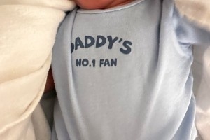 曾因国家队比赛错过孩子出生！李弘权晒宝宝照片：真的非常幸福