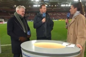 略显不满！纳帅：久攻不下队员们开始散漫，随性发挥纯属自找麻烦