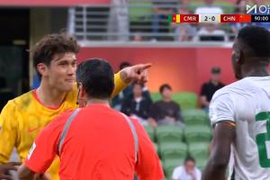 被指着喷！喀麦隆24号2次拉拽拜合拉木吃2黄 现效力于吉达联合