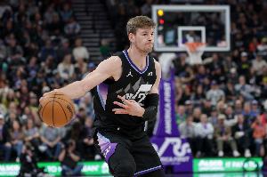 还想不想上了！菲利波夫斯基首节7中3得10分7板&填满数据栏