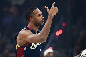 阿特金森：我们意识到今晚三分手感不行 所以让莫布里攻击内线