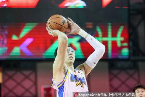 媒体人：北京进攻越打越简单变成单打队 效率一旦不行就很难打了