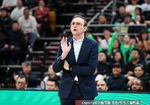 乌戈：哈维需要第三节那样的手感找回节奏 我尽可能给每个人机会