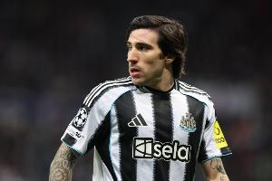 邮报：尽管托纳利的要价高，但他若要离队，曼联会排在争夺战前列