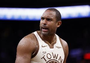 霍福德谈伤病反复：总得向前看 想办法解决问题去变得更好