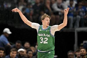 【菜鸟】弗拉格19投19分10板3助3断 克尼佩尔12投8分7板 小杨DNP