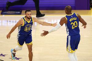 霍福德：库里能回归对球队意义重大 尤其是在季后赛开打之前