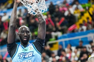 不会罚球！法尔半场6中6拿到13分6板3帽 罚球6中1