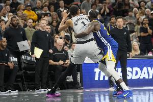 如何限制文班亚马？科尔笑言：我们有对策的 但现在保密