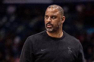 媒体人：火箭面对摆烂队又想轻松赢又不想费太多力气 状态很波动