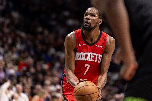 开场3中3后8连铁！杜兰特上半场11中3得7分2板4助1帽 三分3中0