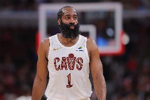 末节6分2助定胜局！哈登稳健控场 11中7拿到19分5助&三分6中3