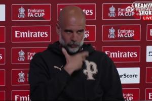 记者：你的胡子很不错，瓜迪奥拉：从你那复制粘贴过来的