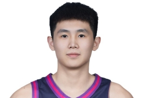 关键两罚杀死比赛！媒体人：通过这样的锻炼 李悦洲会变得更沉稳