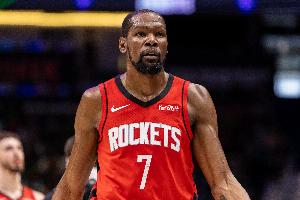 KD：赛季后半段我们多次开会 明确了球员和教练组所需 提升执行力