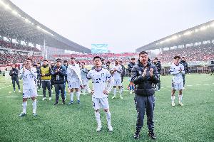 天津日报：面对申花，津门虎队的防线面临严峻的考验