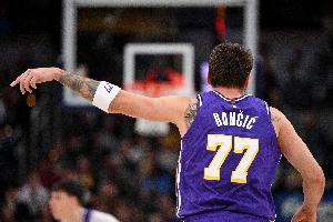 常规赛报销！东契奇本季场均33.5分联盟第一 8.3助第三1.6断第六