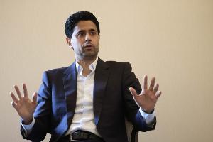 法媒：巴黎市长观战巴黎比赛，纳赛尔送签名球衣，双方修补关系