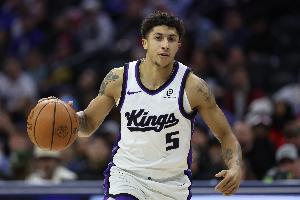 内外开花！克利福德16中9拿到23分5板7助 三分6中4