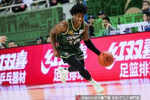 记者：肯德里克·戴维斯八字没一撇 优先续约权是否报过价也存疑