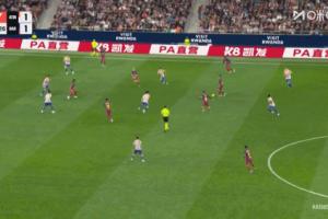 神来之笔！奥尔莫蝎子摆尾挑球过人传中，费兰插上扫射被穆索扑出