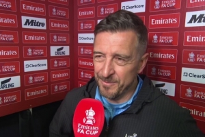 维尔港主帅：我们丢球有点轻易，但进入八强已是了不起的成就