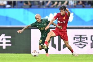 足球报：米特里策可能被追罚，浙江队需解决对核心球员过度依赖