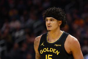 越来越好用！桑托斯上半场9中4得到12分3板1断 得分全队最高