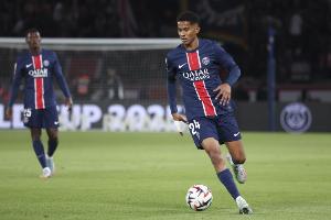 记者：巴黎19岁中场马尤卢选择为民主刚果效力，正办理相关手续