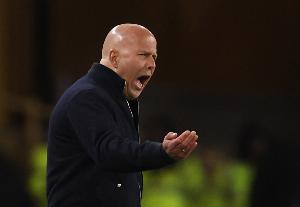 记者：斯洛特必须带领利物浦获得欧冠资格，他的未来将在今夏决定