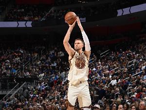 科尔：波津能和任何人搭档 他和库里都很聪明 很快就会磨合到位